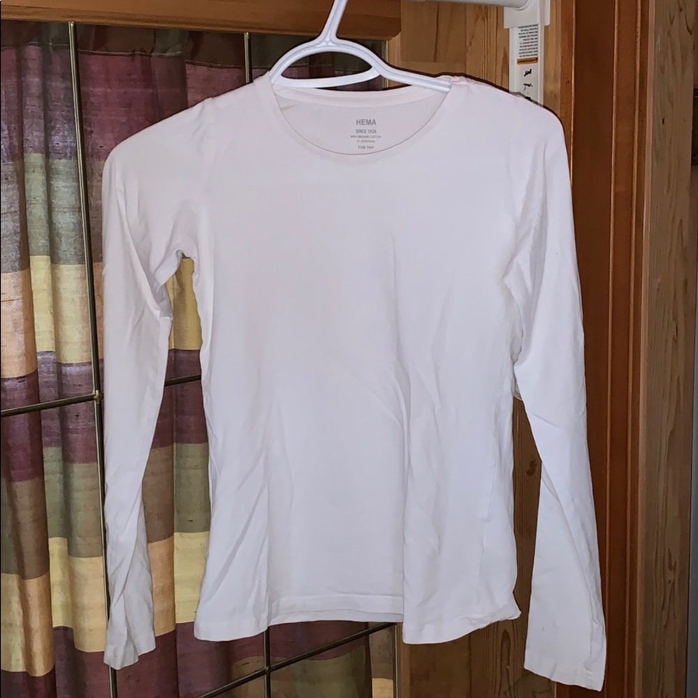 White hema shirt
